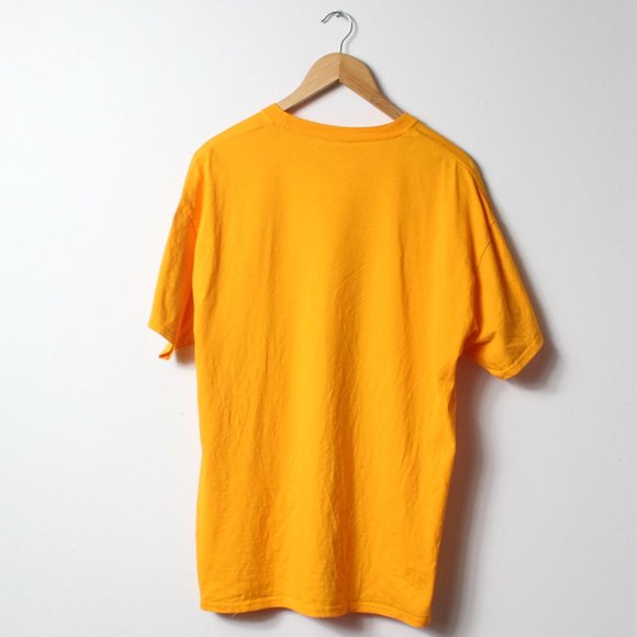 McDonalds Shirt Mens XL Yellow Employee Crispy Chicken Sandwich Tee - Picture 5 of 5